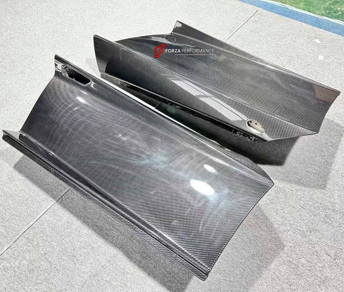 DRY CARBON Doors for Lamborghini Aventador LP700 LP720 LP750 2011 - 2022
Set includes:

Doors
Material: Dry Carbon

NOTE: Professional installation is required.