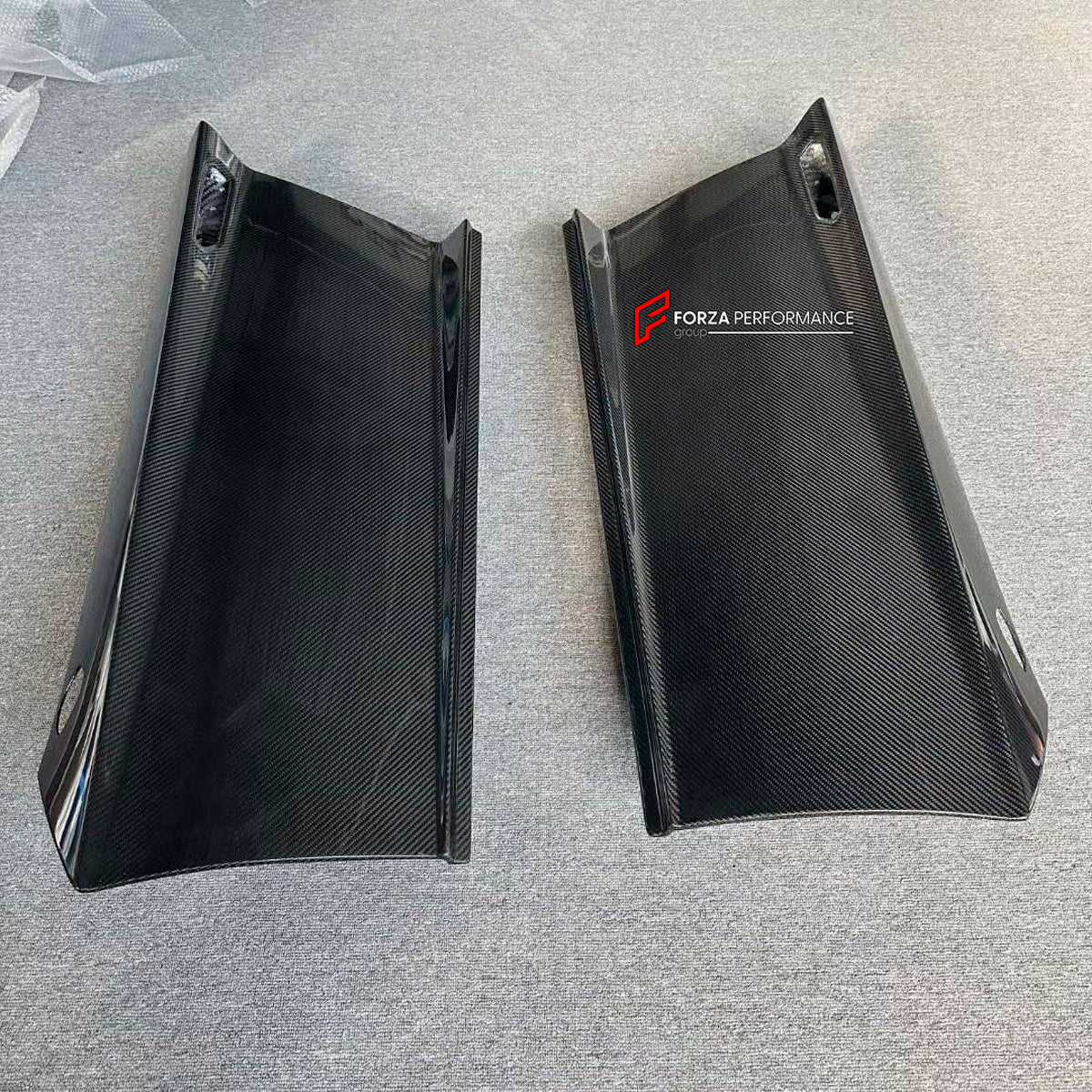 DRY CARBON Doors for Lamborghini Aventador LP700 LP720 LP750 2011 - 2022
Set includes:

Doors
Material: Dry Carbon

NOTE: Professional installation is required.