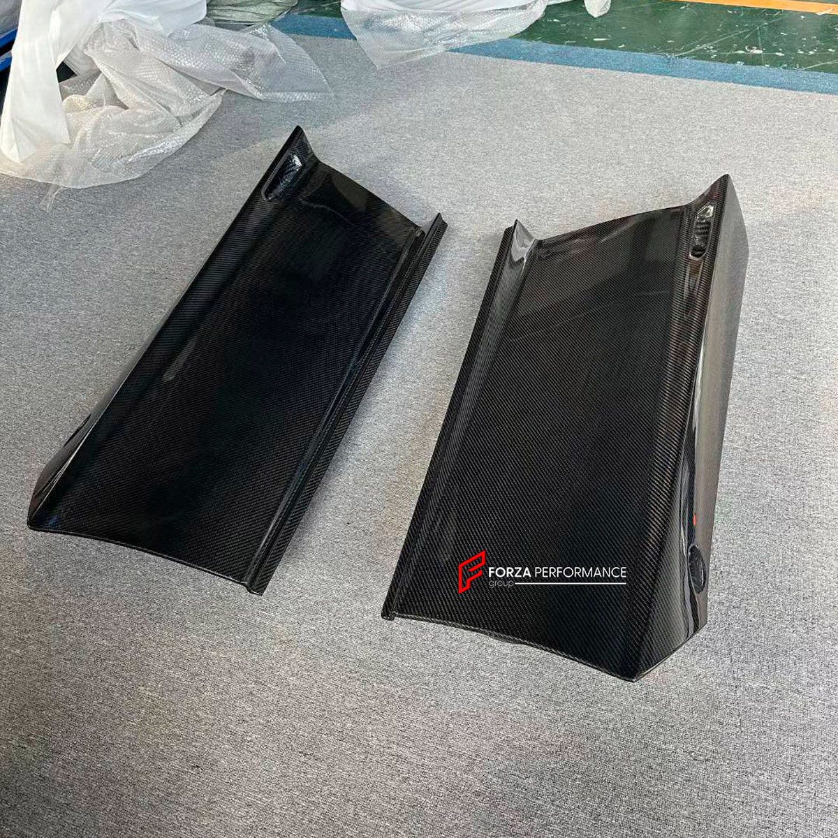 DRY CARBON Doors for Lamborghini Aventador LP700 LP720 LP750 2011 - 2022
Set includes:

Doors
Material: Dry Carbon

NOTE: Professional installation is required.