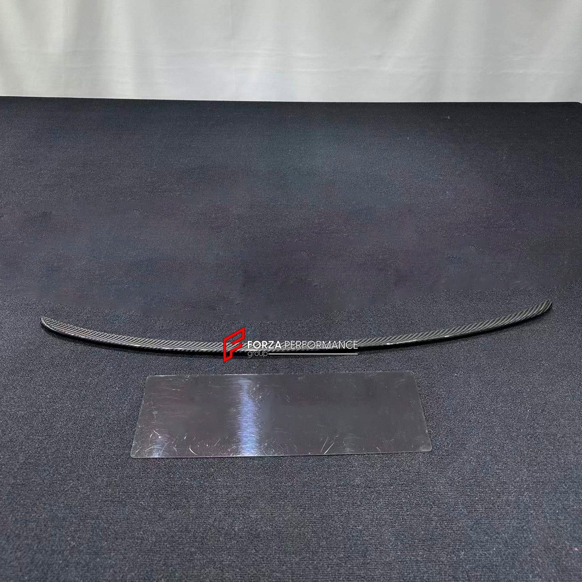 DRY CARBON Ducktail Spoiler for Porsche 911 992.2 2024+
Set includes:

Ducktail Spoiler
Material: Dry Carbon

NOTE: Professional installation is required.