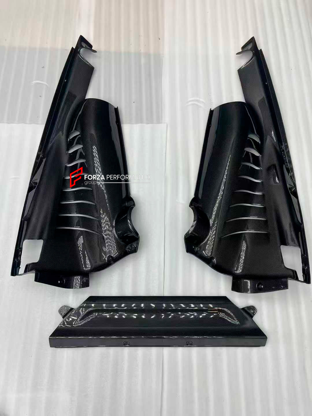 DRY CARBON ENGINE BAY PANELS for FERRARI 488 GTB PISTA 2015 - 2020

Set includes:

Engine Bay

Material: Carbon Fiber

NOTE: Professional installation is required