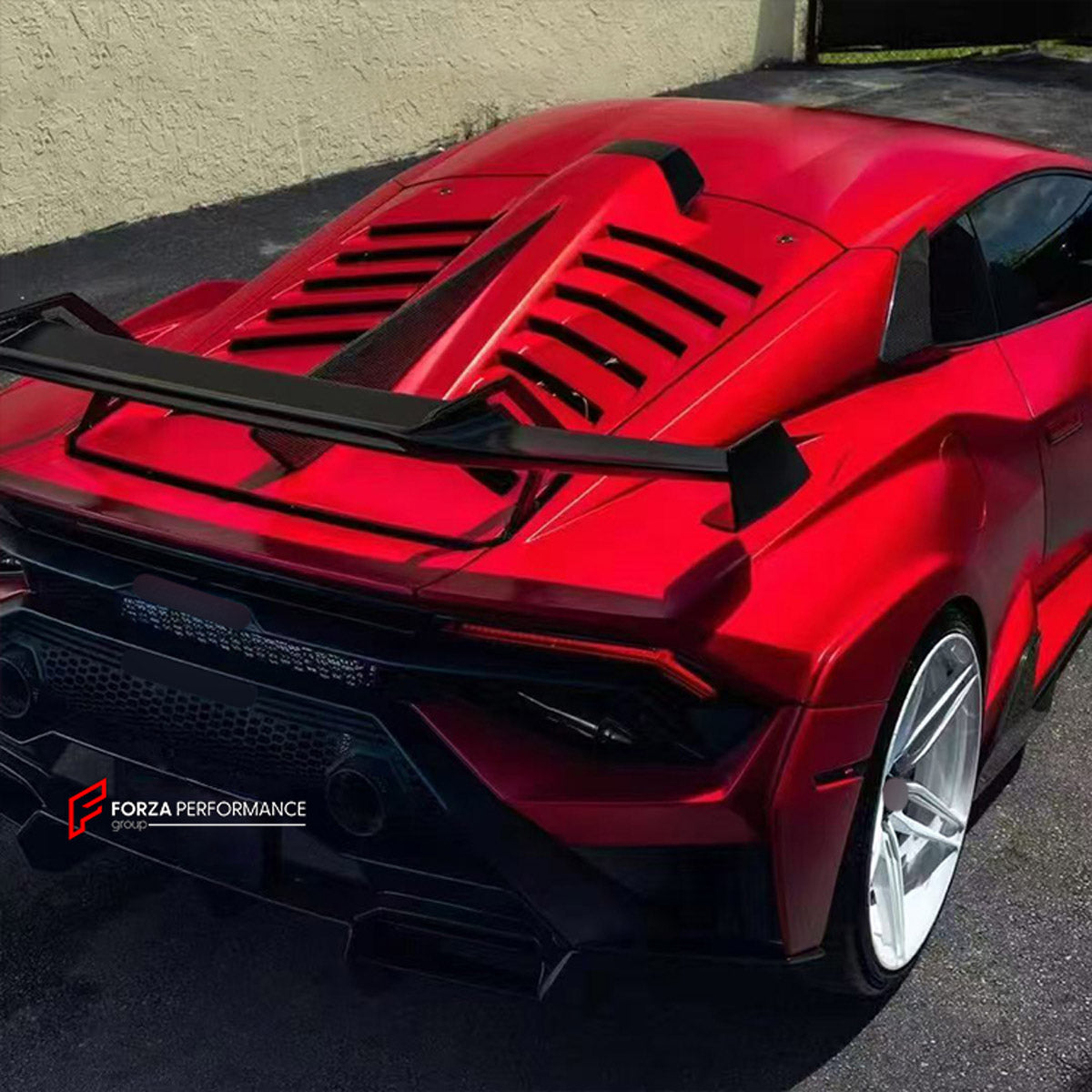 DRY CARBON ENGINE COVER AIR VENT for LAMBORGHINI HURACAN STO 2021 - 2024 FORZA PERFORMANCE custom fit V Style

Set includes:
Engine Cover Air Vent

Material: Dry Carbon

NOTE: Professional installation is required.