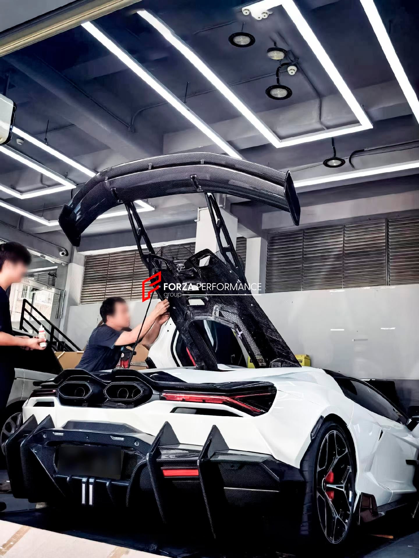 DRY CARBON ENGINE COVER WITH SPOILER WING for LAMBORGHINI REVUELTO 2023+