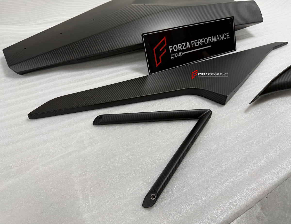 DRY CARBON ENGINE HOOD AIR INTAKE for LAMBORGHINI REVUELTO 2023+ FORZA PERFORMANCE 1016
Set includes:

Engine Hood Air Intake
Material: Dry Carbon

NOTE: Professional installation is required.