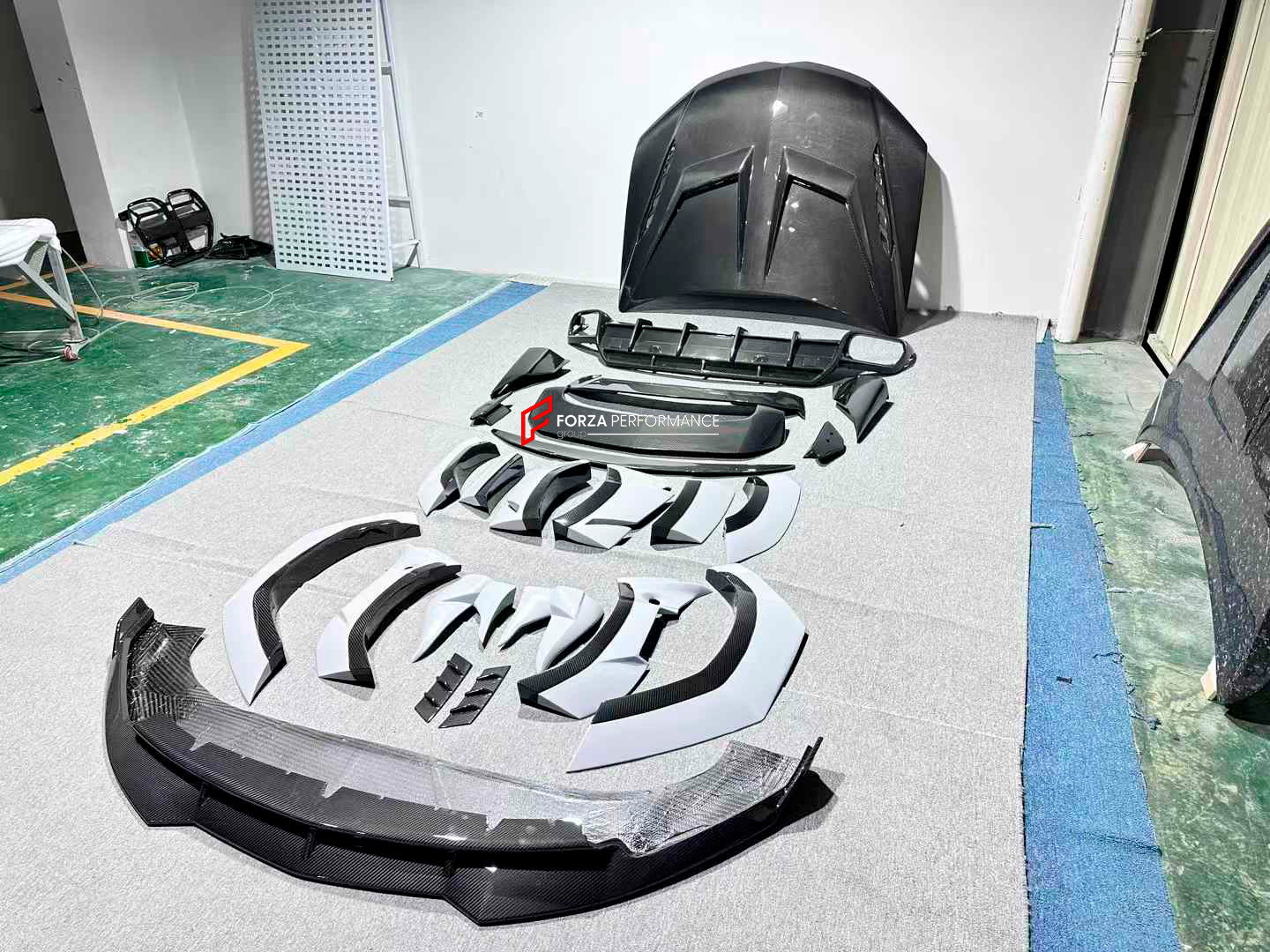 CARBON FIBER BODY KIT for LAMBORGHINI URUS S 2023-2024

Set includes:

Front Lip
Hood / Bonnet
Fender Flares
Roof Spoiler
Rear Spoiler
Rear Diffuser

Material: Carbon Fiber

NOTE: Professional installation is required.
