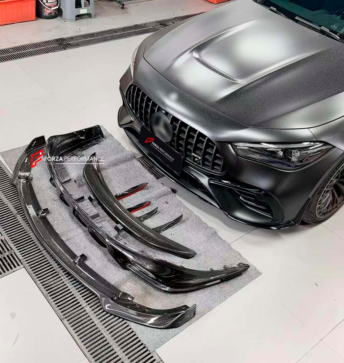 DRY CARBON FIBER BODY KIT for MERCEDES BENZ CLE 53 AMG A236 CONVERTIBLE 2024+
Set includes:

Front Lip
Front Side Canards
Side Skirts
Rear Diffuser
Material: Dry Carbon Fiber

NOTE: Professional installation is required.