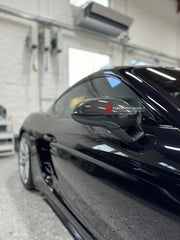 DRY CARBON FIBER SIDE MIRROR COVERS for PORSCHE 718 982 CAYMAN BOXSTER 2016+

Set includes: 

Side Mirror Covers

Material: DRY CARBON FIBER

NOTE: Professional installation is required. 