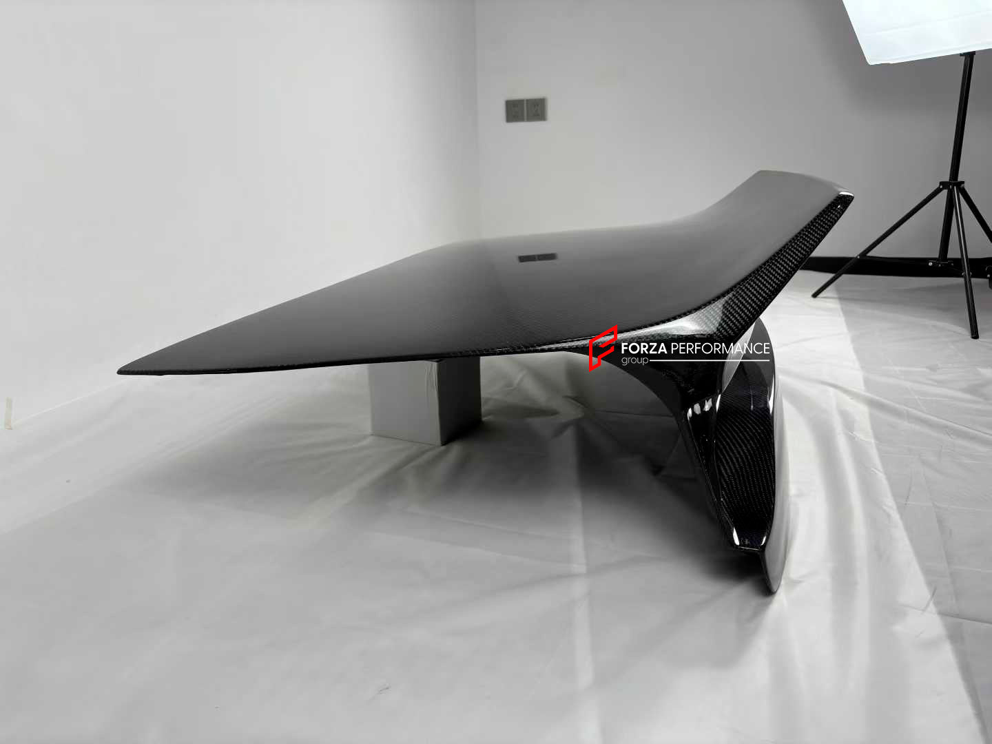 DRY CARBON FIBER TRUNK for DODGE CHARGER 2015-2024

Set includes:


Trunk

Material: Carbon Fiber

NOTE: Professional installation is required