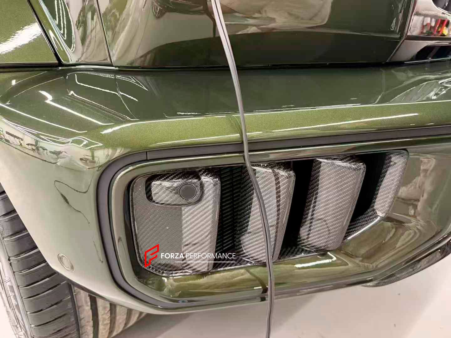 DRY CARBON FRONT BUMPER GRILLES for MERCEDES BENZ G CLASS W465 G450 G350 G500 G550 AMG G63 2024+


Set includes:
Air Vent Cover

Material: Carbon Fiber

NOTE: Professional installation is required.