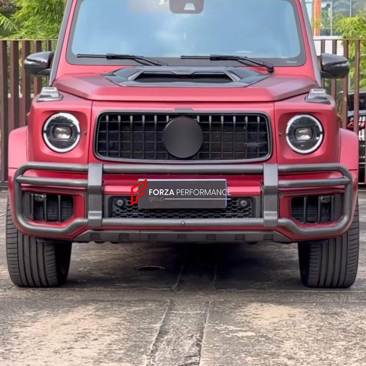 DRY CARBON FRONT BUMPER BULL BAR for MERCEDES-BENZ G-CLASS AMG W465 G63 2024+ FORZA PERFORMANCE custom fit LVT Design Style

Set includes:
Front Bumper Bull Bar

Material: Dry Carbon

NOTE: Professional installation is required.