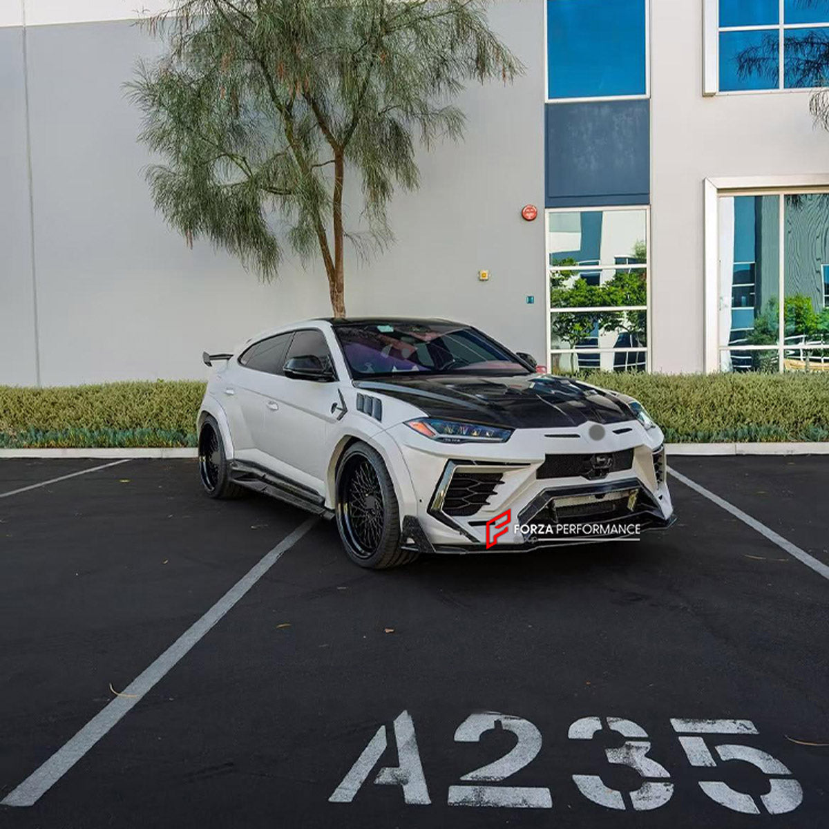 DRY CARBON FRONT BUMPER for LAMBORGHINI URUS 2018+ FORZA PERFORMANCE custom fit M Style

Set includes:
Front Bumper

Material: Dry Carbon

NOTE: Professional installation is required.