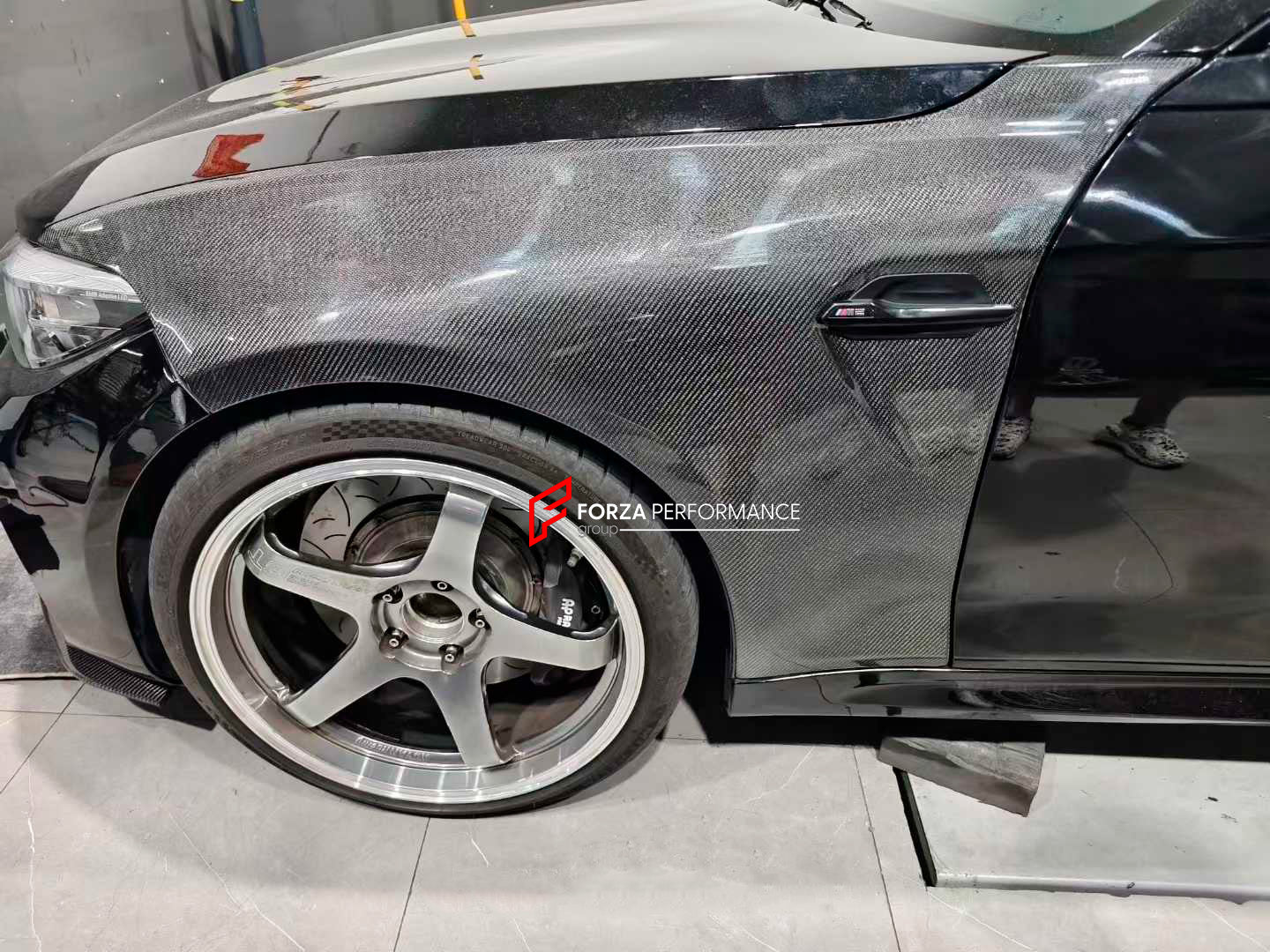 DRY CARBON FRONT FENDERS for BMW M2 COMPETITION F87 2015 - 2021

Set includes:

Front Fenders

Material: Dry Carbon

NOTE: Professional installation is required