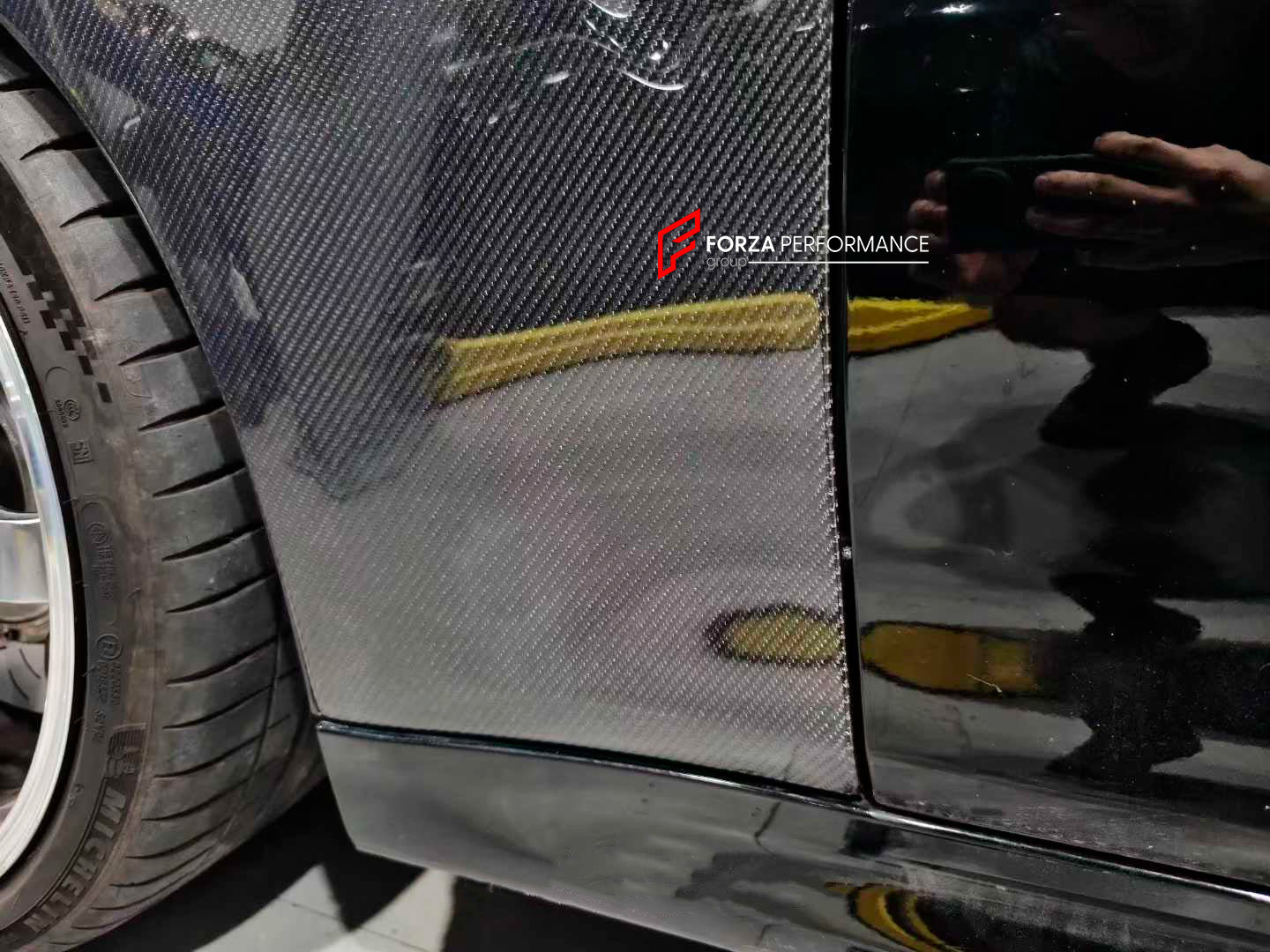 DRY CARBON FRONT FENDERS for BMW M2 COMPETITION F87 2015 - 2021

Set includes:

Front Fenders

Material: Dry Carbon

NOTE: Professional installation is required