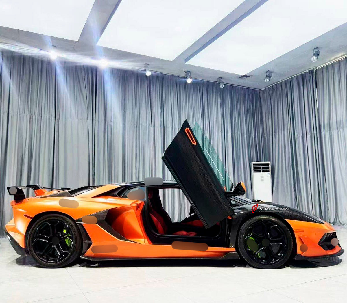 DRY CARBON Front Fenders for Lamborghini Aventador LP700 LP720 LP750 2011 - 2022
Set includes:

Front Fenders
Material: Dry Carbon

NOTE: Professional installation is required.