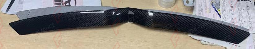 DRY CARBON FRONT GRILLE COVER for TESLA MODEL S 2021 - 2022
Set includes:

Front Grille Cover
Material: Dry Carbon

NOTE: Add-on type - installs over the original part. Professional installation is required.