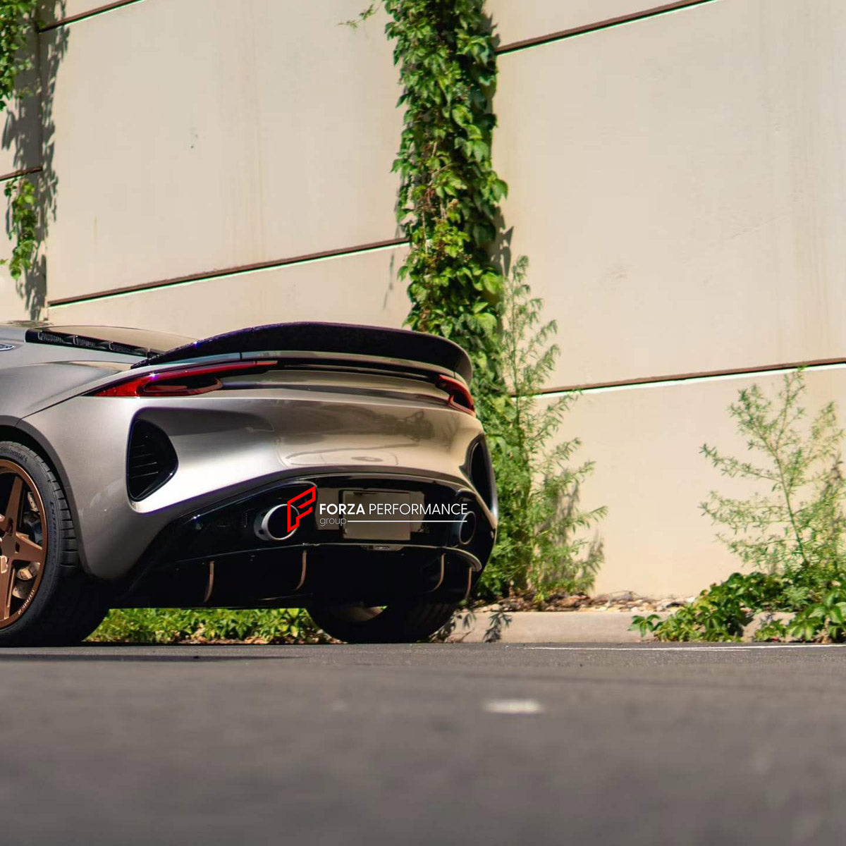 DRY CARBON FRONT LIP AND DUCKTAIL SPOILER for LOTUS EMIRA 2022+

Set includes:
Front Lip
Ducktail Spoiler

Material: Dry Carbon

NOTE: Professional installation is required.