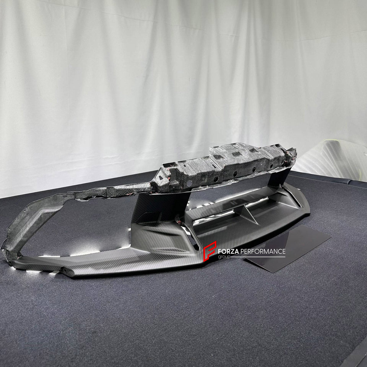 DRY CARBON FRONT LIP for LAMBORGHINI HURACAN LP 640-2 STO 2021 - 2024 FORZA PERFORMANCE custom fit OEM Style

Set includes:
Front Lip

Material: Dry Carbon

NOTE: Professional installation is required.