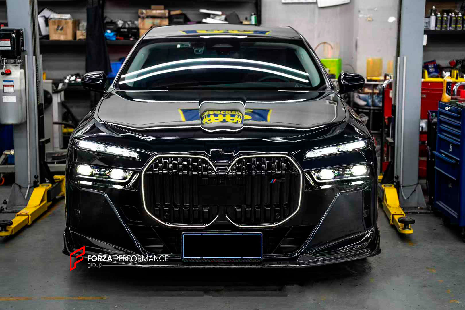 DRY CARBON FRONT LIP FRONT SPLITTER for BMW 7 SERIES G70 2022+

Set includes:

Front Lip
Front Splitter

Material: Dry Carbon

Note: Professional installation is required.

Contact us for pricing