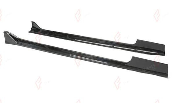 DRY CARBON FRONT SIDE FENDERS for BMW M2 G87 2023+
Set includes:

Front Side Fenders
Material: Dry Carbon

NOTE: Professional installation is required.