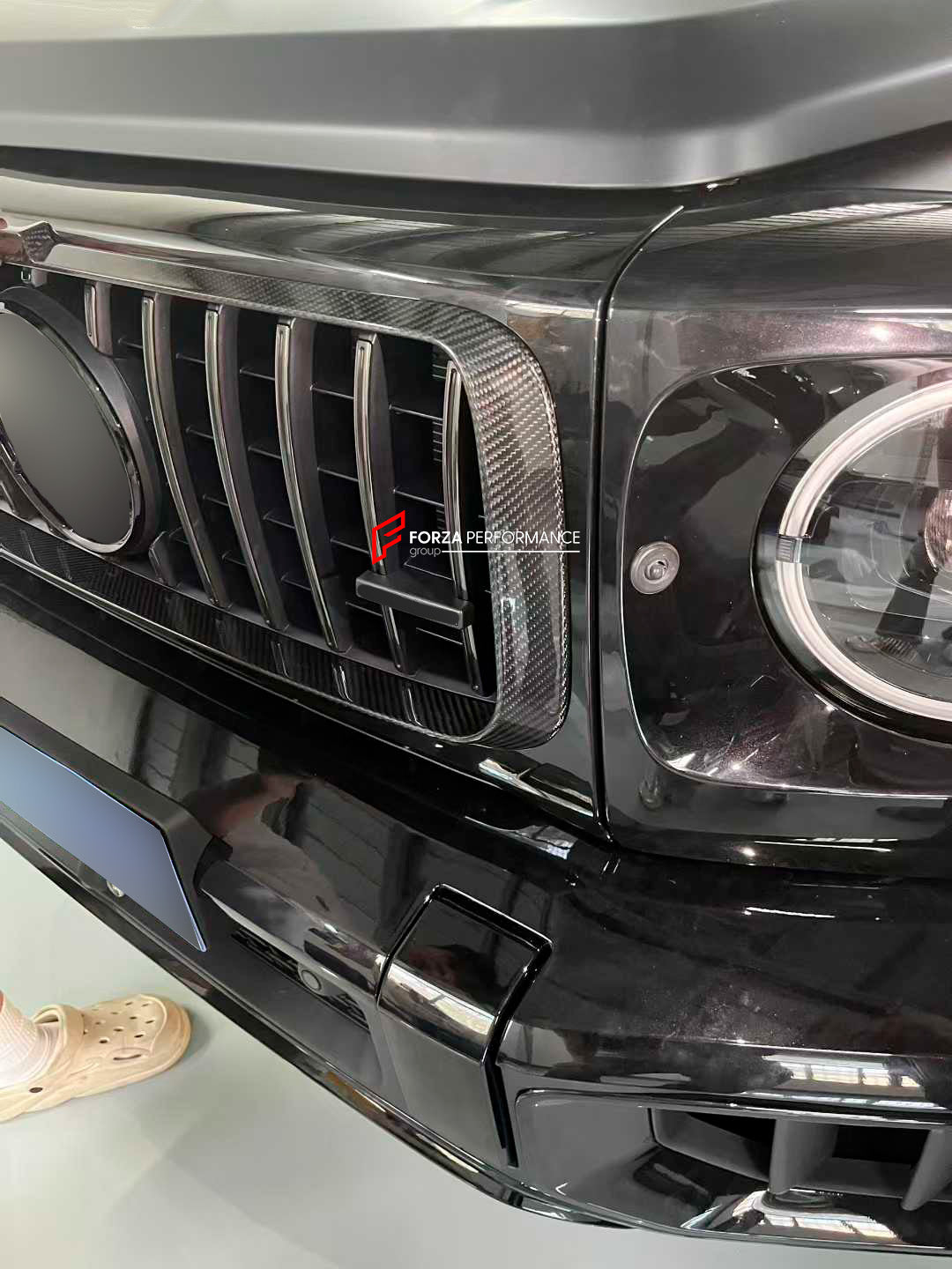 DRY CARBON GRILLE FRAME for MERCEDES-BENZ G-CLASS W465 G450 G350 G500 G550 AMG G63 2024+



Set includes:

Grille Frame

Material: Dry Carbon

NOTE: Professional installation is required
