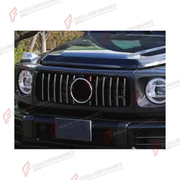DRY CARBON GRILLE FRAME for MERCEDES-BENZ G-CLASS W464 G63 2019 - 2024 FORZA PERFORMANCE custom fit JCW Style

Set includes:
Grille Frame

Material: Dry Carbon

NOTE: Professional installation is required.