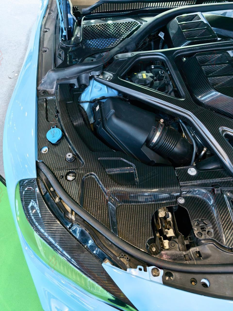 DRY CARBON HEADLIGHT TOP COVERS 2 PCS for BMW M2 G87 2023+
Set includes:

Headlight Top Covers
Material: Dry Carbon

NOTE: Professional installation is required.