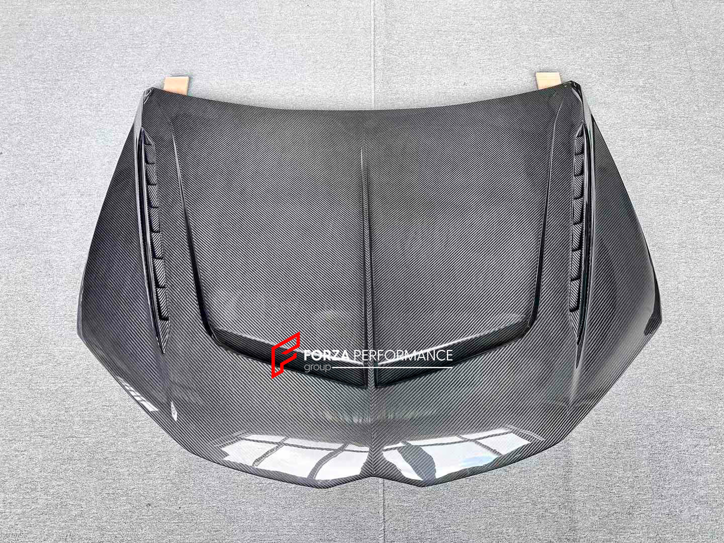 DRY CARBON HOOD BONNET for LAMBORGHINI URUS 2018+

Set includes:

Hood / Bonnet

Material: Dry Carbon

Note: Professional installation is required

Payment ►
Visa

Mastercard

PayPal with a credit card (add 4.4% at checkout)
Payoneer
Cryptocurrency
Shipment ►
By express DHL/UPS/TNT/FedEx
To the local international airport
Special line by air
Special line by the sea
To Europe and the UK by train

Please let us know which shipping option you prefer.