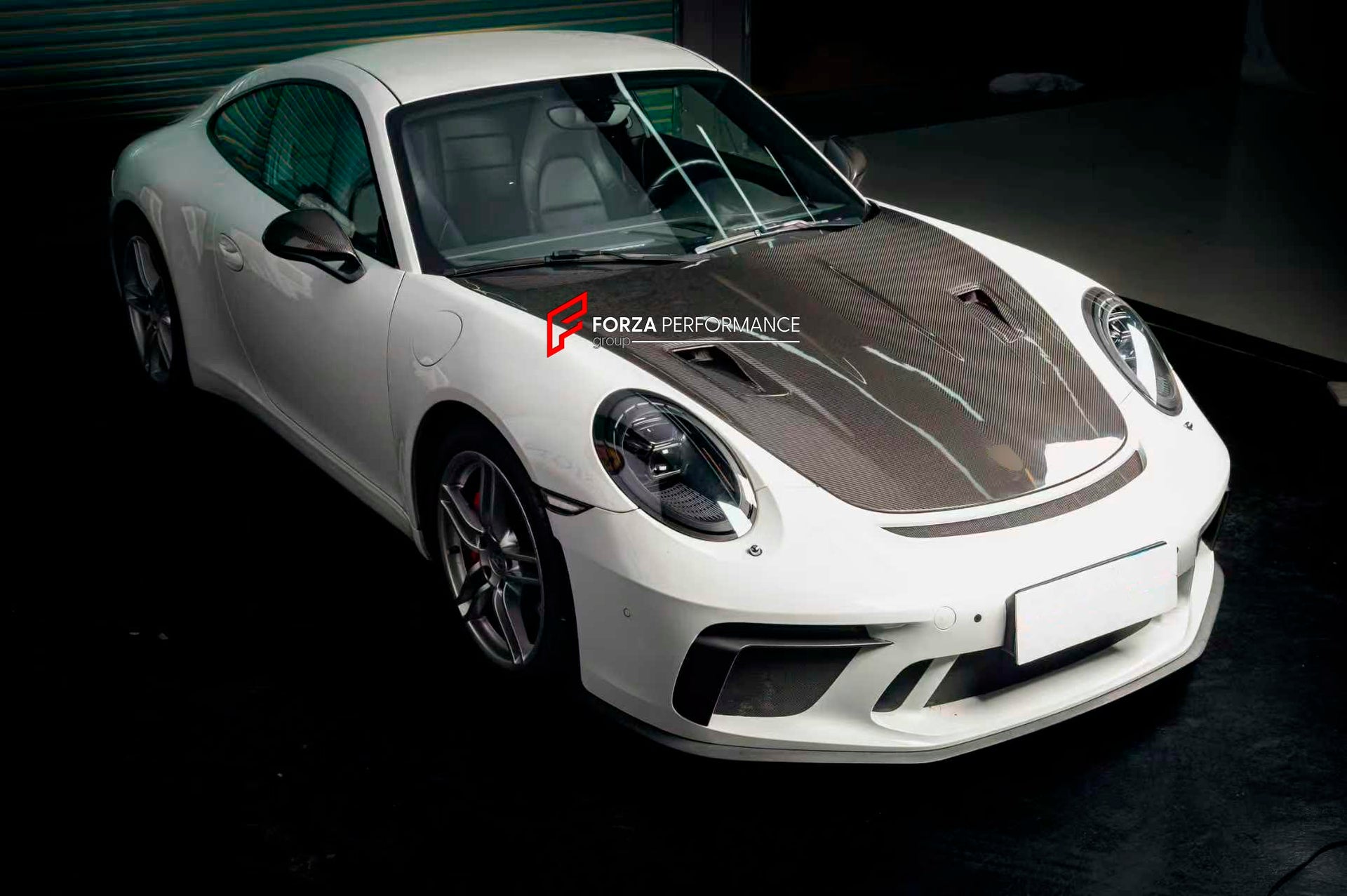 DRY CARBON HOOD BONNET for Porsche 911 991 GT3 RS 2011 - 2019
Material: Dry Carbon

NOTE: Professional installation is required.