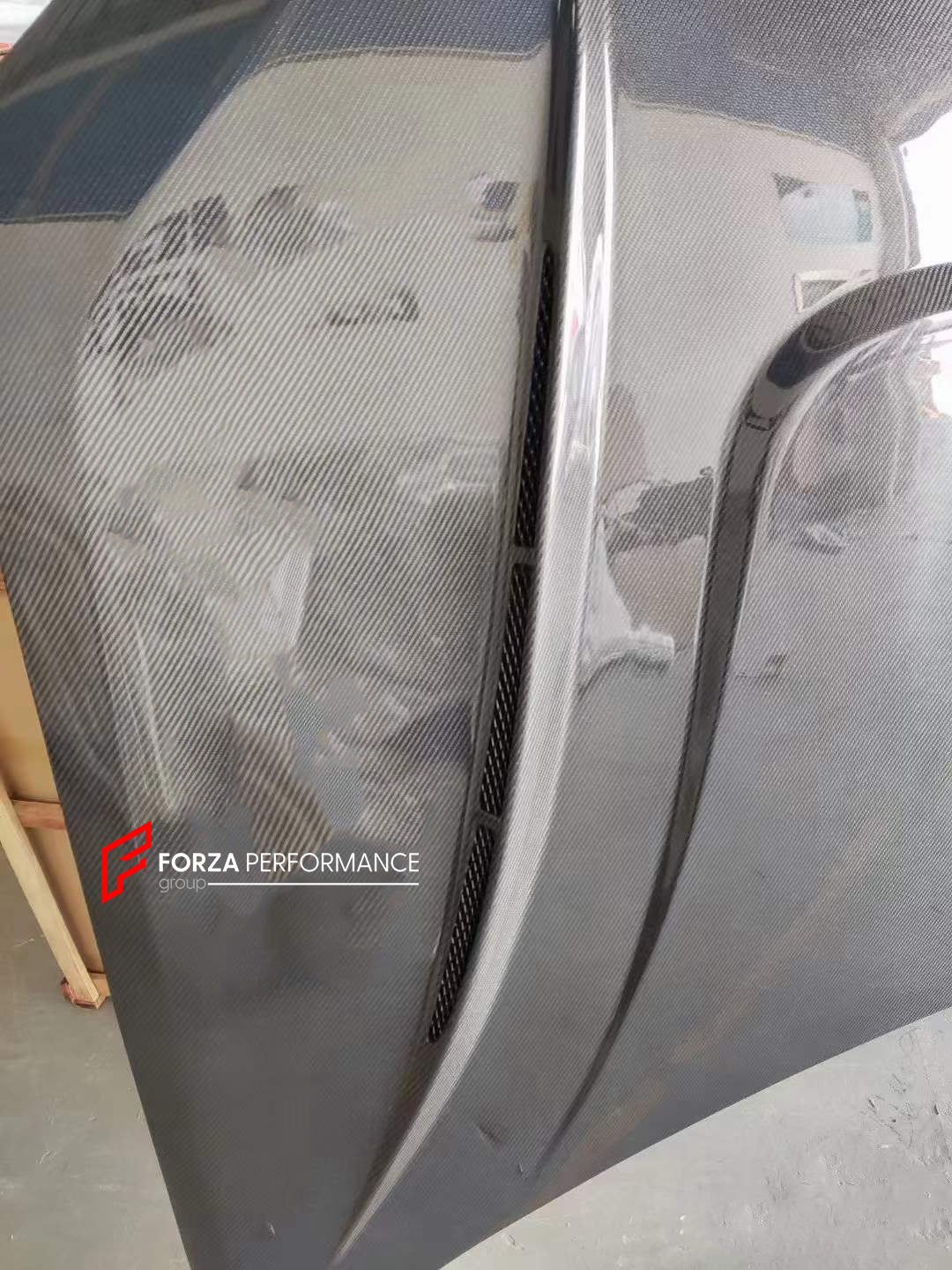 DRY CARBON HOOD for BMW X5 G05 2018+  Set includes:  Hood