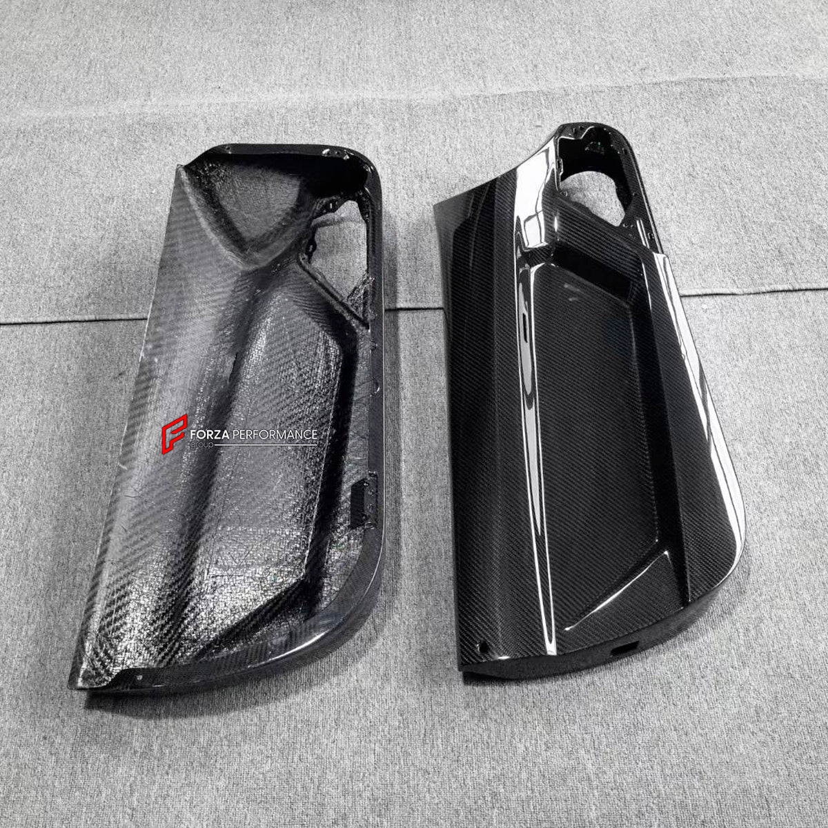 DRY CARBON Inner Door Panel for Lamborghini Aventador LP700 LP720 LP750 2011 - 2022
Set includes:

Inner Door Panel
Material: Dry Carbon

NOTE: Professional installation is required.