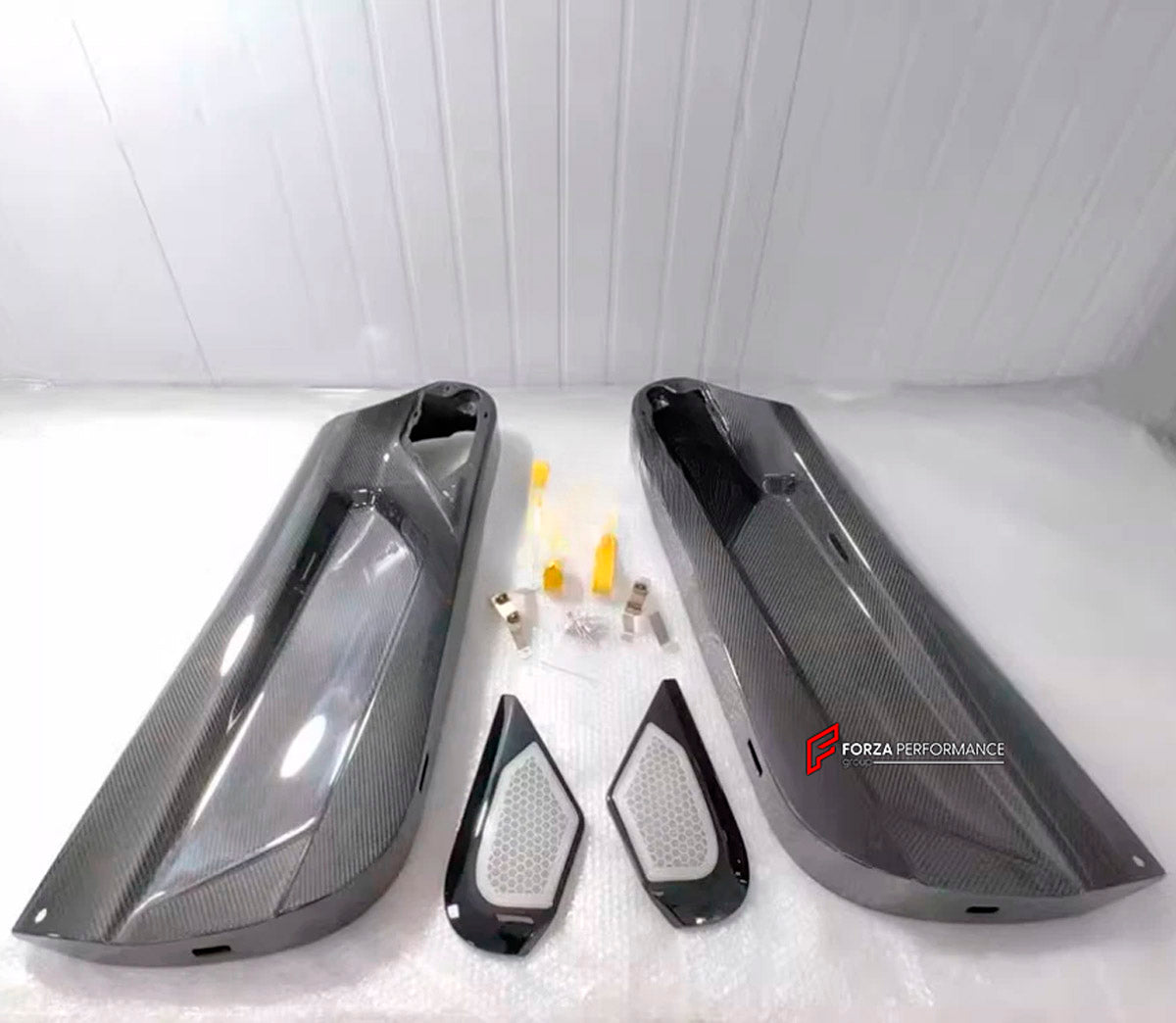 DRY CARBON Inner Door Panel for Lamborghini Aventador LP700 LP720 LP750 2011 - 2022
Set includes:

Inner Door Panel
Material: Dry Carbon

NOTE: Professional installation is required.