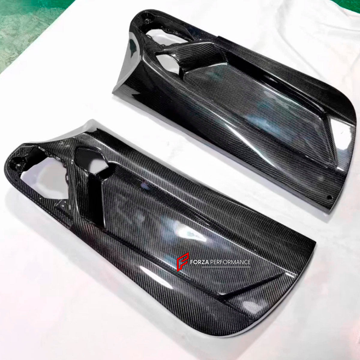 DRY CARBON Inner Door Panel for Lamborghini Aventador LP700 LP720 LP750 2011 - 2022
Set includes:

Inner Door Panel
Material: Dry Carbon

NOTE: Professional installation is required.