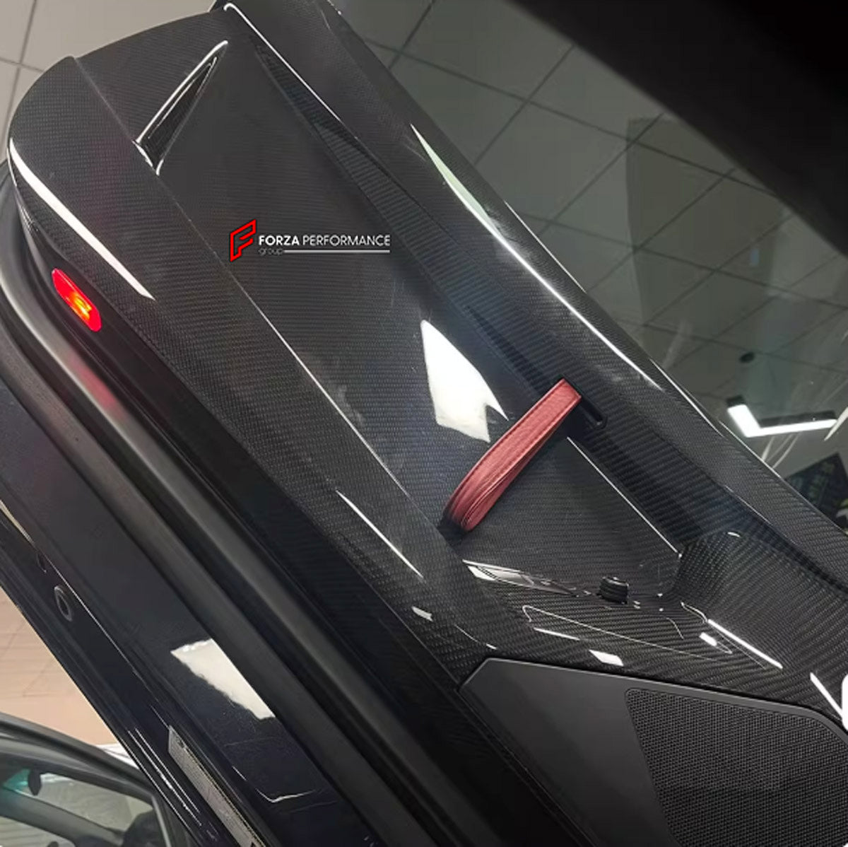 DRY CARBON Inner Door Panel for Lamborghini Aventador LP700 LP720 LP750 2011 - 2022
Set includes:

Inner Door Panel
Material: Dry Carbon

NOTE: Professional installation is required.