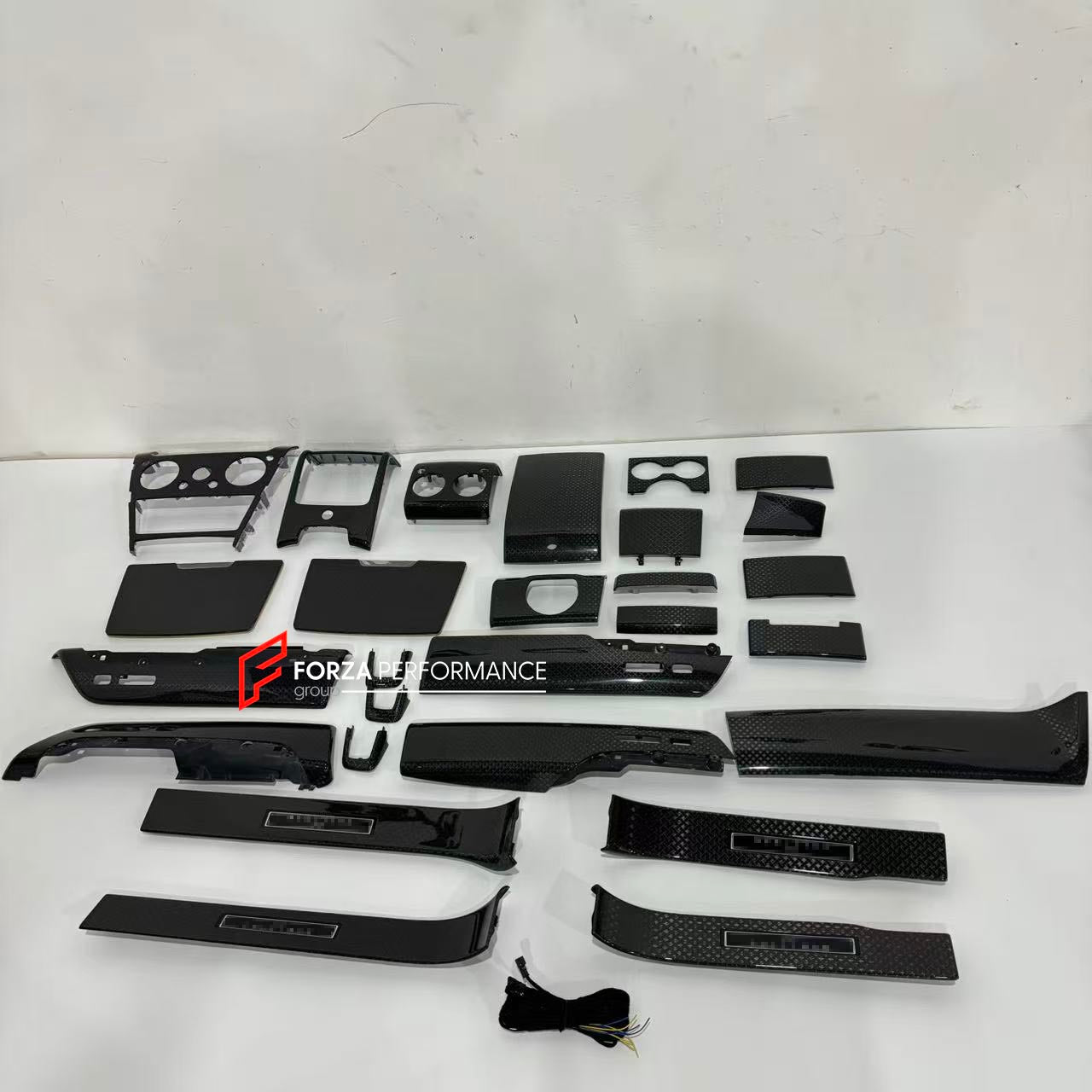 DRY CARBON INTERIOR PARTS for ROLLS ROYCE CULLINAN 2018 - 2024 BLACK BADGE STYLE