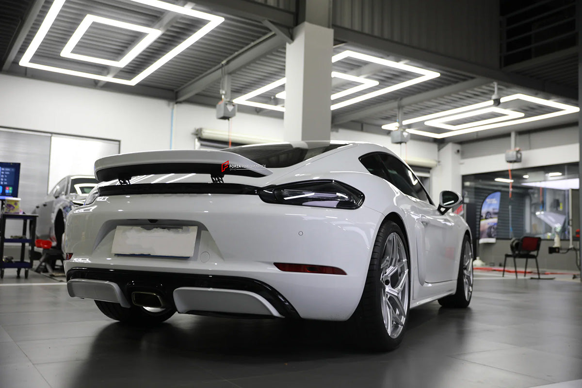 DRY CARBON REAR DUCK SPOILER for PORSCHE 718 982 2016+

Set includes:

Rear Duck Spoiler

Material: Dry Carbon

Note: Professional installation is required