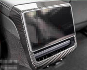 DRY CARBON REAR SCREEN FRAME COVER for TESLA MODEL Y JUNIPER 2025+
Set includes:

Rear Screen Frame Cover
Material: Dry Carbon

NOTE: Add-on type - installs over the original part. Professional installation is required.
