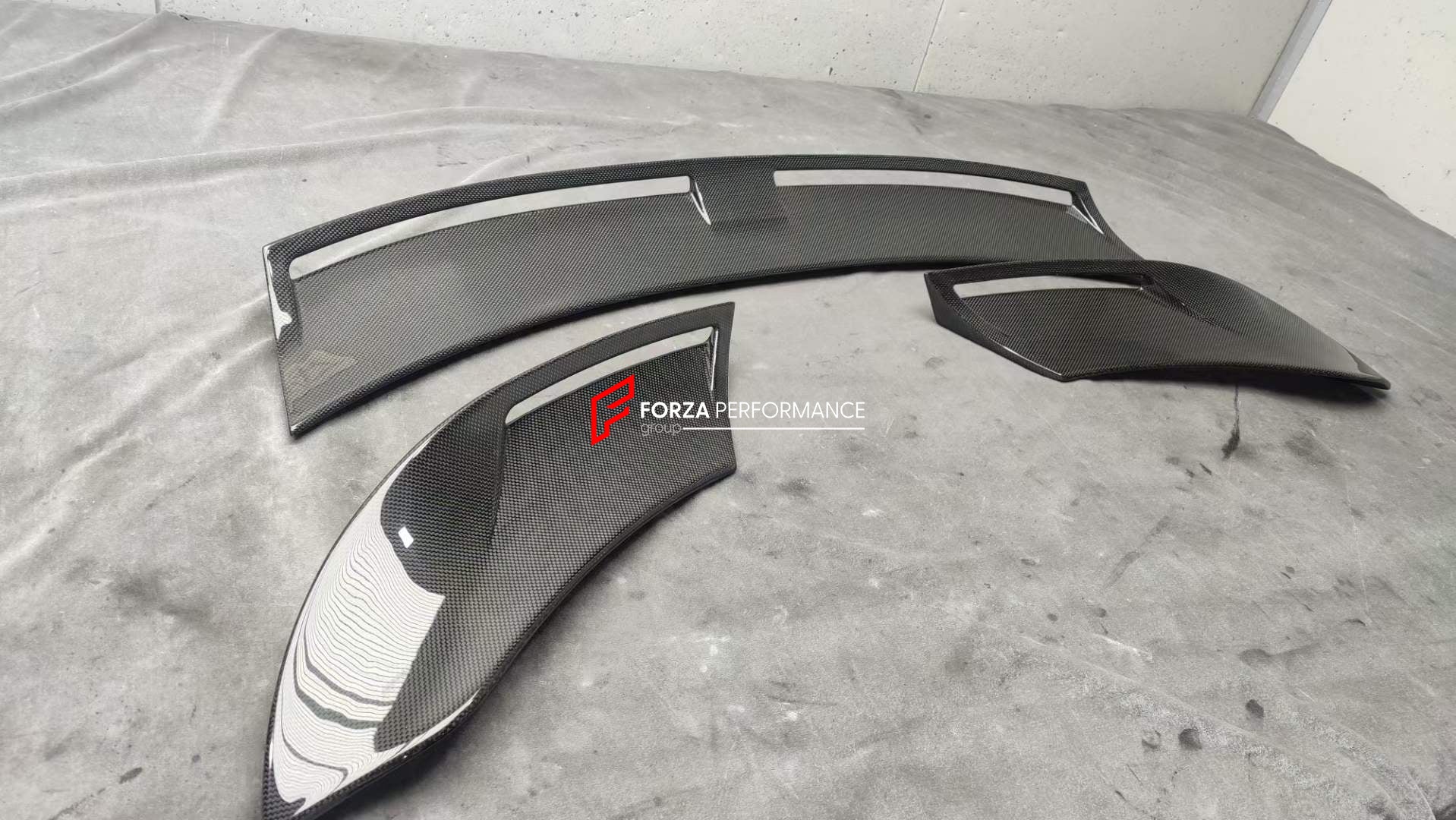 DRY CARBON REAR SPOILER for FERRARI ROMA – Forza Performance Group