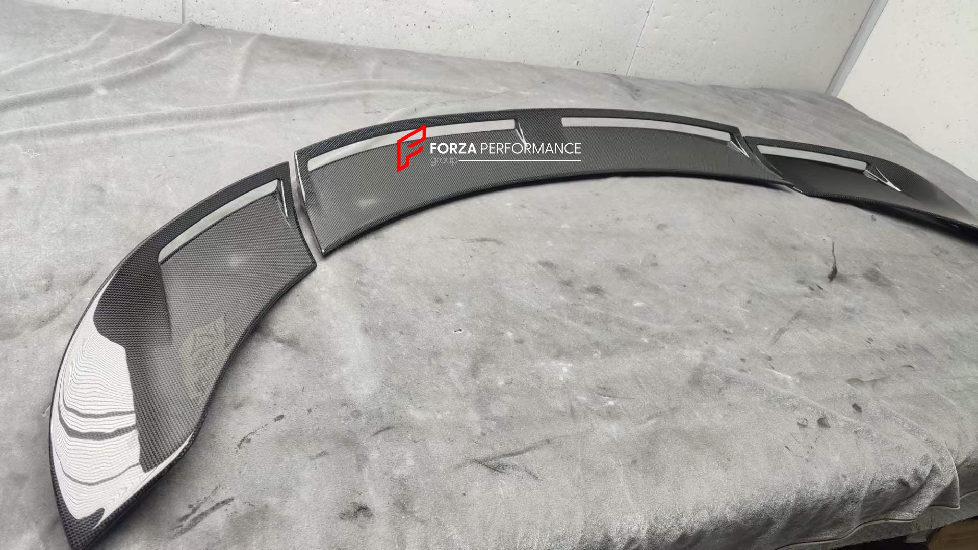 DRY CARBON REAR SPOILER for FERRARI ROMA  Set includes:  Rear Spoiler