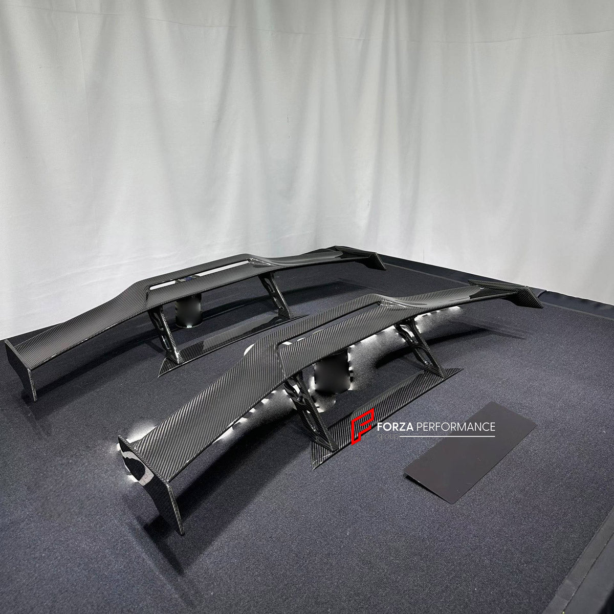 DRY CARBON REAR SPOILER WING for LAMBORGHINI HURACAN EVO 2019 - 2024

Set includes:
Rear Spoiler Wing

Material: Dry Carbon

NOTE: Professional installation is required.