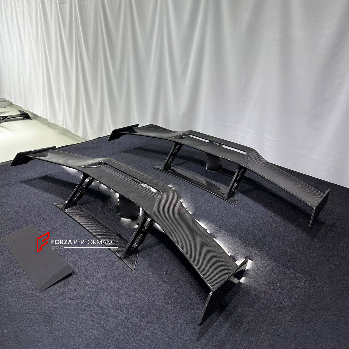 DRY CARBON REAR SPOILER WING for LAMBORGHINI HURACAN EVO 2019 - 2024

Set includes:
Rear Spoiler Wing

Material: Dry Carbon

NOTE: Professional installation is required.