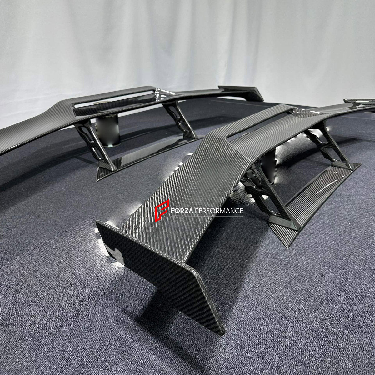 DRY CARBON REAR SPOILER WING for LAMBORGHINI HURACAN EVO 2019 - 2024

Set includes:
Rear Spoiler Wing

Material: Dry Carbon

NOTE: Professional installation is required.