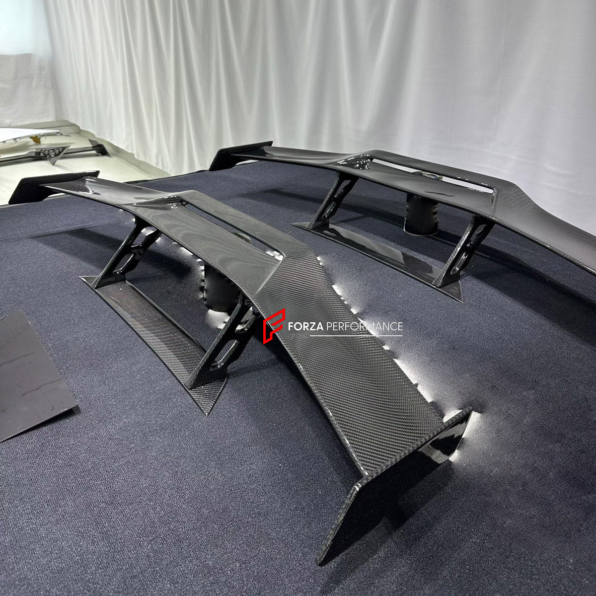 DRY CARBON REAR SPOILER WING for LAMBORGHINI HURACAN EVO 2019 - 2024

Set includes:
Rear Spoiler Wing

Material: Dry Carbon

NOTE: Professional installation is required.