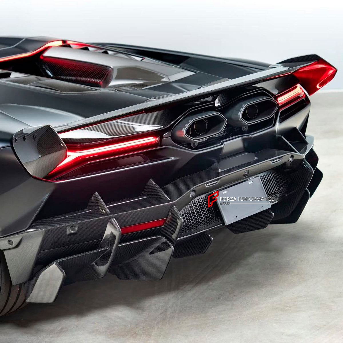 DRY CARBON REAR SPOILER WING for LAMBORGHINI REVUELTO 2023+ FORZA PERFORMANCE Vorsteiner
Set includes:

Rear Spoiler Wing
Material: Dry Carbon

NOTE: Professional installation is required.