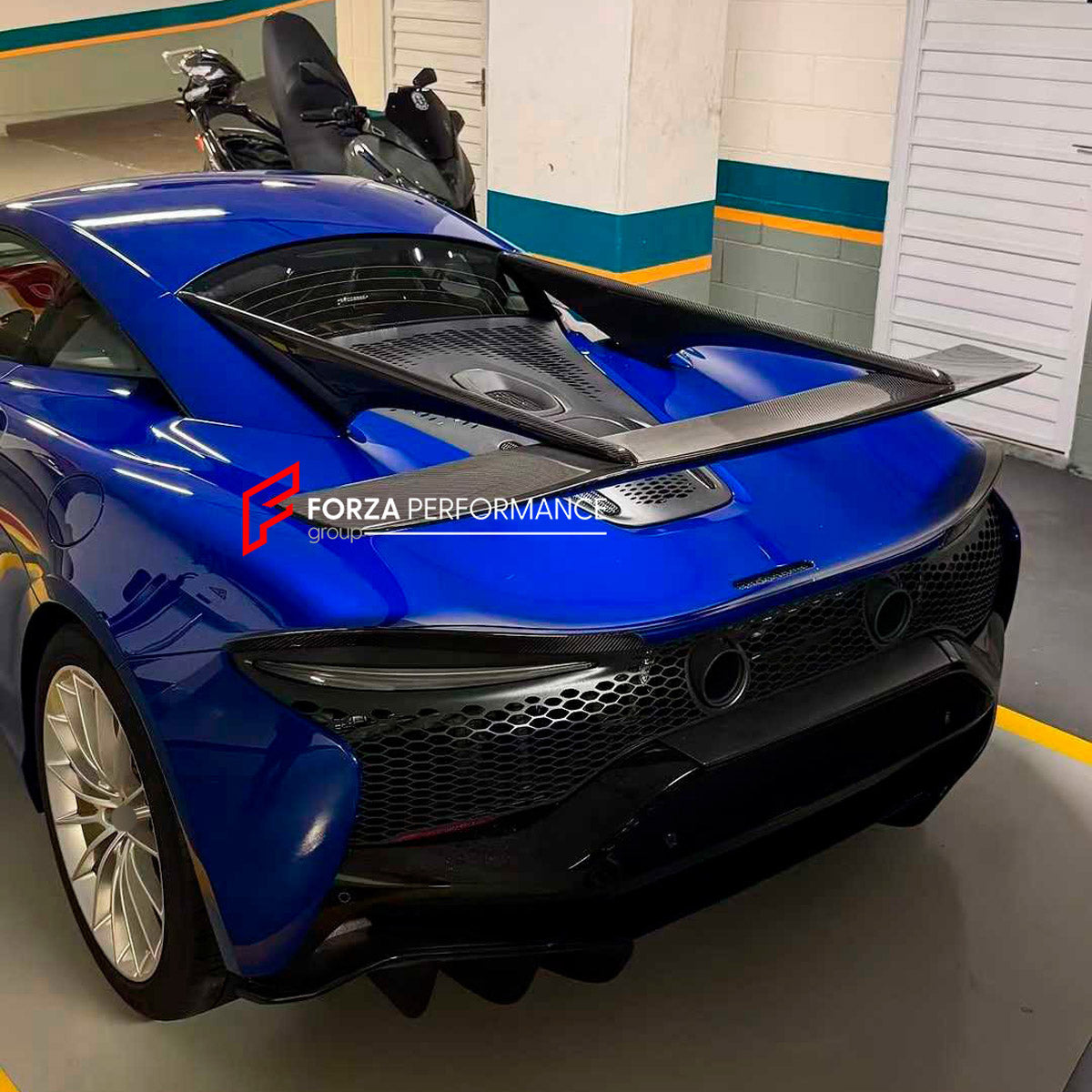 DRY CARBON REAR SPOILER WING for MCLAREN ARTURA 2021+ FORZA PERFORMANCE Novitec
Set includes:

Rear Spoiler Wing
Material: Dry Carbon

NOTE: Professional installation is required.