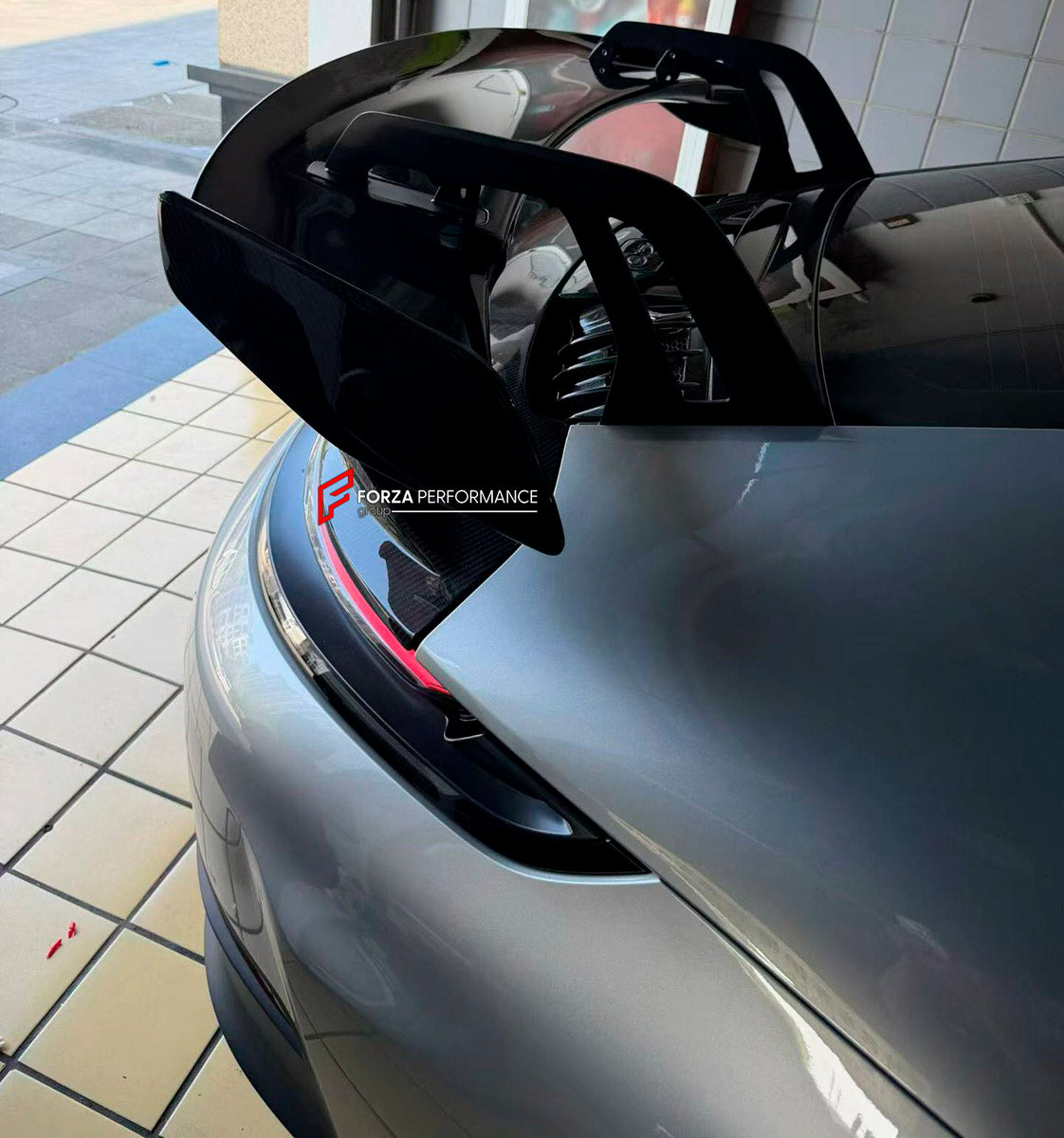 Dry Carbon Rear Spoiler Wing for Porsche 911 992.2 GT3 2024+
Set includes:

Rear Spoiler Wing
Material: Dry Carbon

NOTE: Professional installation is required.