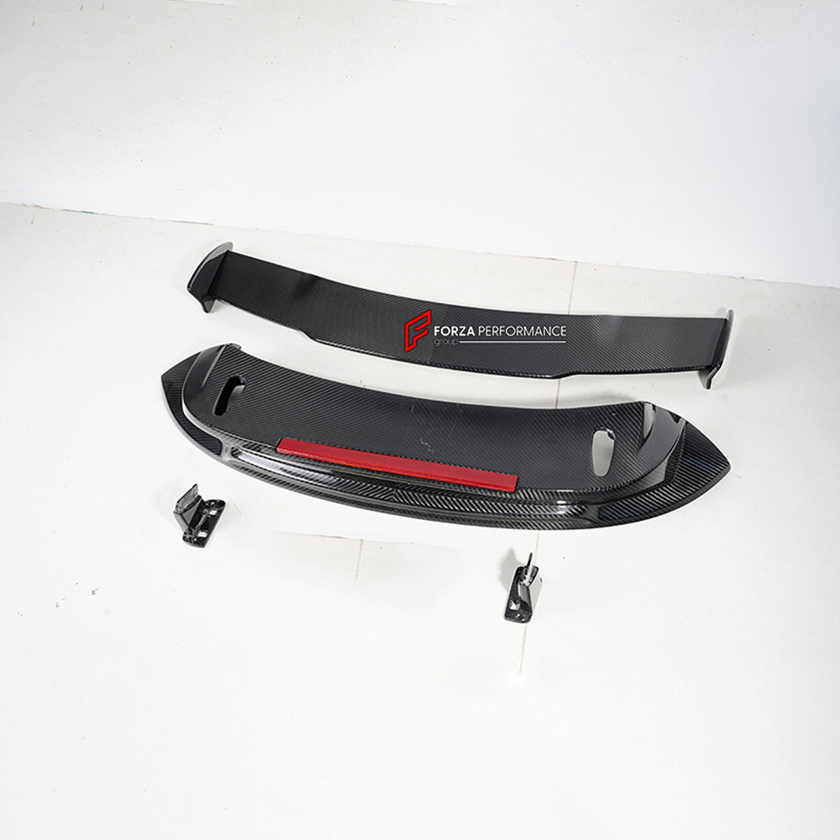 DRY CARBON Rear Spoiler Wing for Porsche 911 992 2019+
Set includes:

Rear Spoiler Wing
Material: Dry Carbon

NOTE: Professional installation is required.