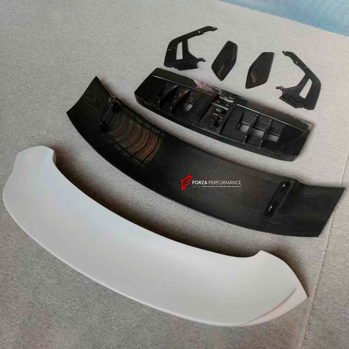 DRY CARBON Rear Spoiler Wing for Porsche 911 992 GT3 2019+
Set includes:

Rear Spoiler Wing
Material: Dry Carbon

NOTE: Professional installation is required.