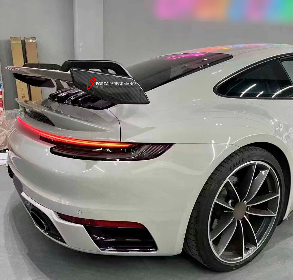 DRY CARBON Rear Spoiler Wing for Porsche 911 992 GT3 2019+
Set includes:

Rear Spoiler Wing
Material: Dry Carbon

NOTE: Professional installation is required.