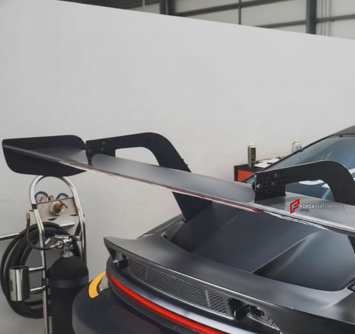 DRY CARBON Rear Spoiler Wing for Porsche 911 992 GT3 2019+
Set includes:

Rear Spoiler Wing
Material: Dry Carbon

NOTE: Professional installation is required.