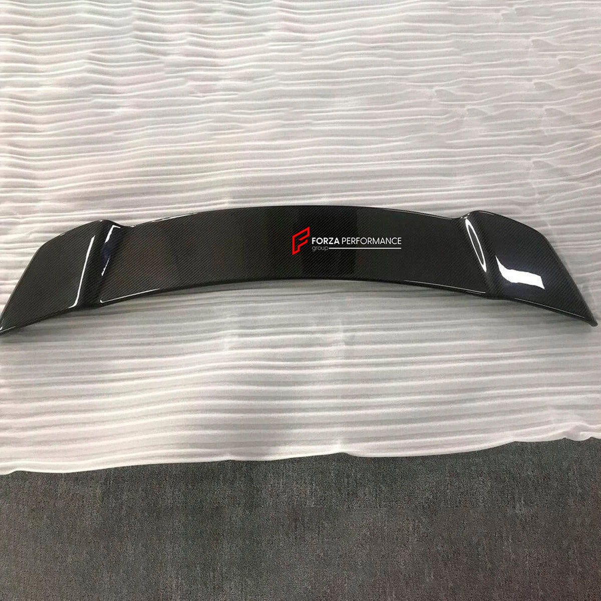 DRY CARBON Rear Spoiler Wing for Porsche 911 992 Turbo 2019+
Set includes:

Rear Spoiler Wing
Material: Dry Carbon

NOTE: Professional installation is required.